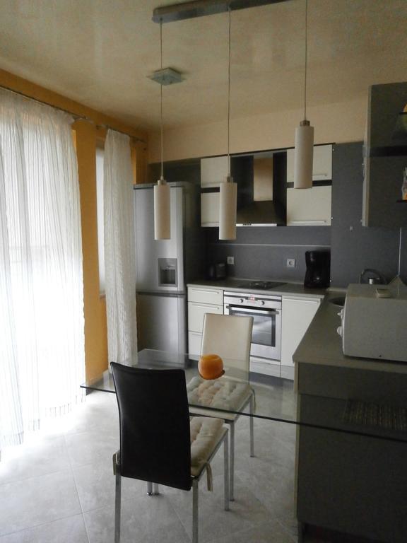 Art Apartment Kiril And Metodi Square Burgas Camera foto