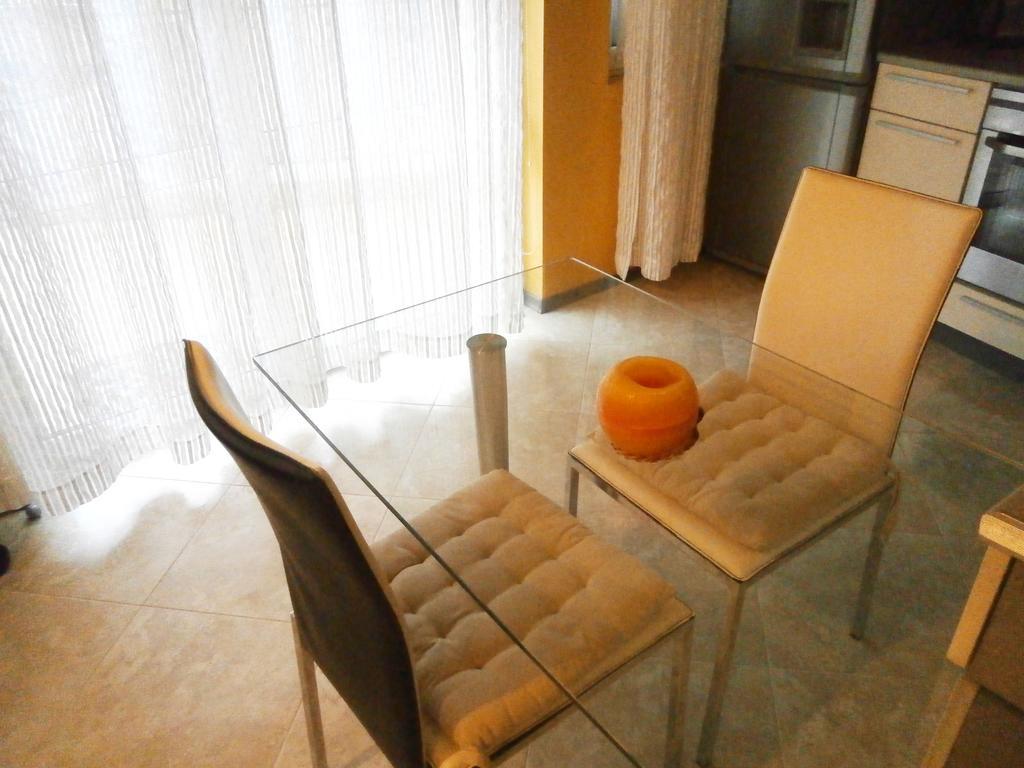 Art Apartment Kiril And Metodi Square Burgas Esterno foto