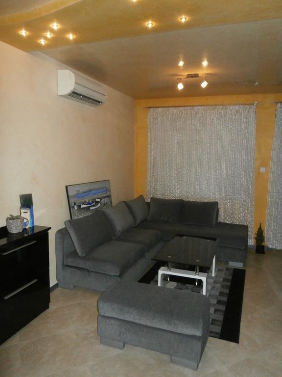 Art Apartment Kiril And Metodi Square Burgas Camera foto