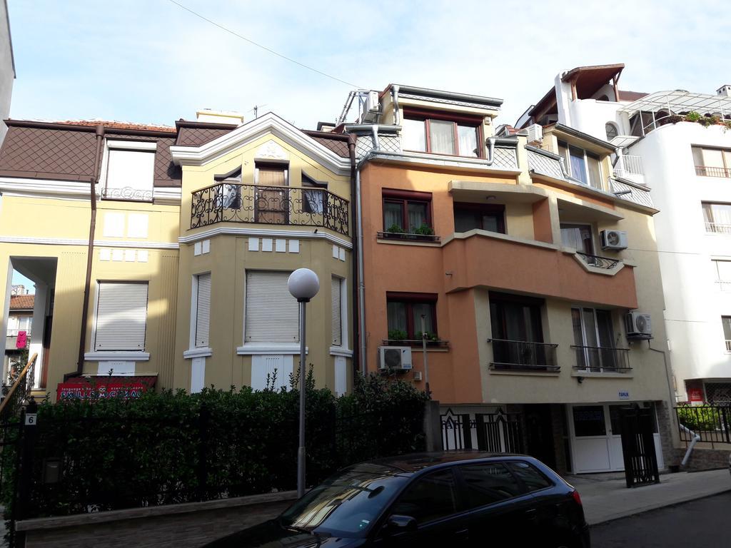 Art Apartment Kiril And Metodi Square Burgas Esterno foto